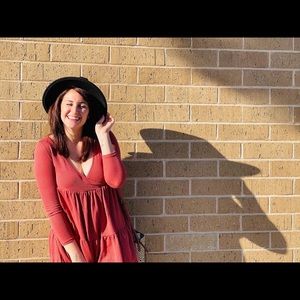 Meet your Posher, Demi